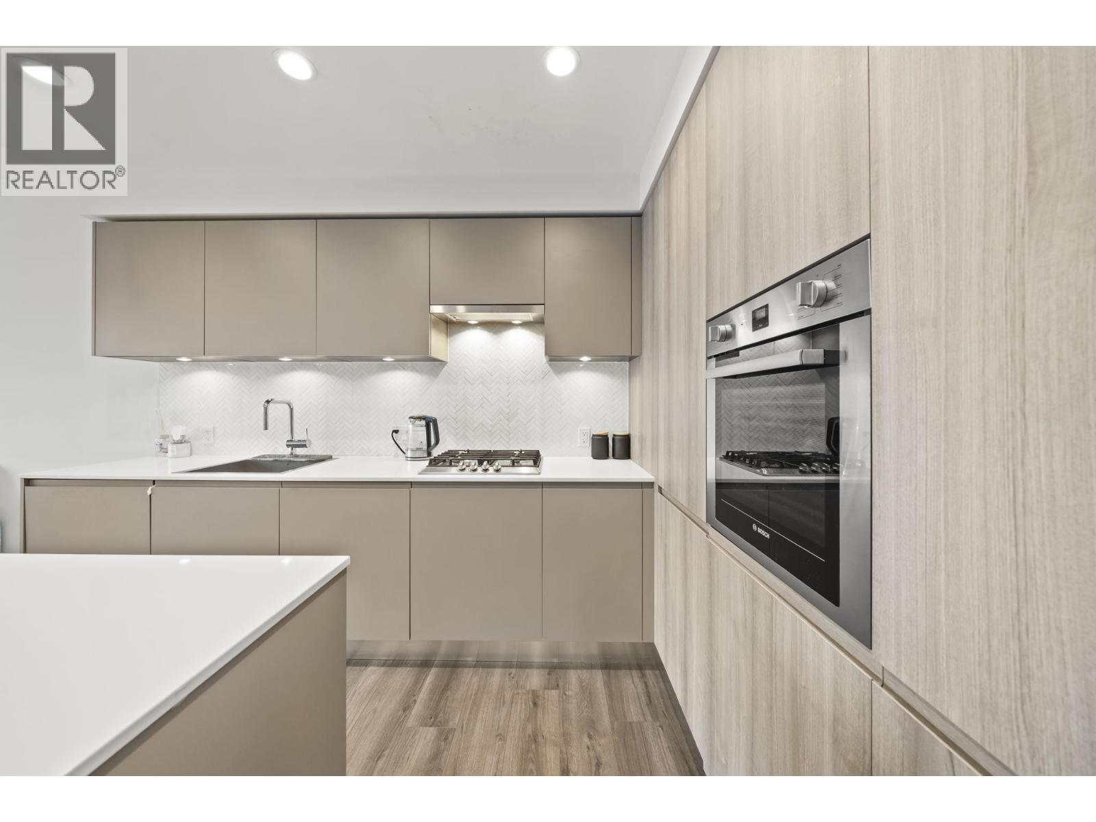 2711 3809 Evergreen Place, Burnaby, British Columbia  V3J 0M1 - Photo 2 - R3117139