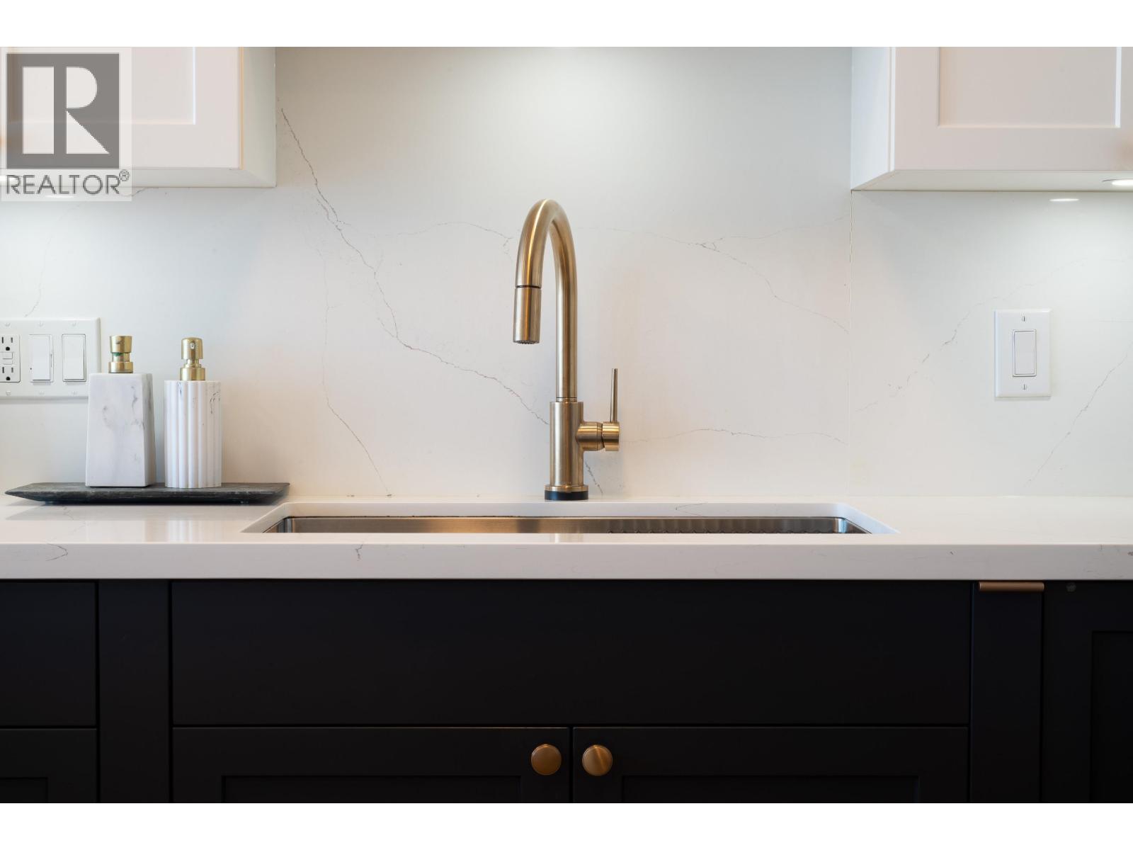 1101 1633 W 8th Avenue, Vancouver, British Columbia  V6J 5H7 - Photo 10 - R3117145