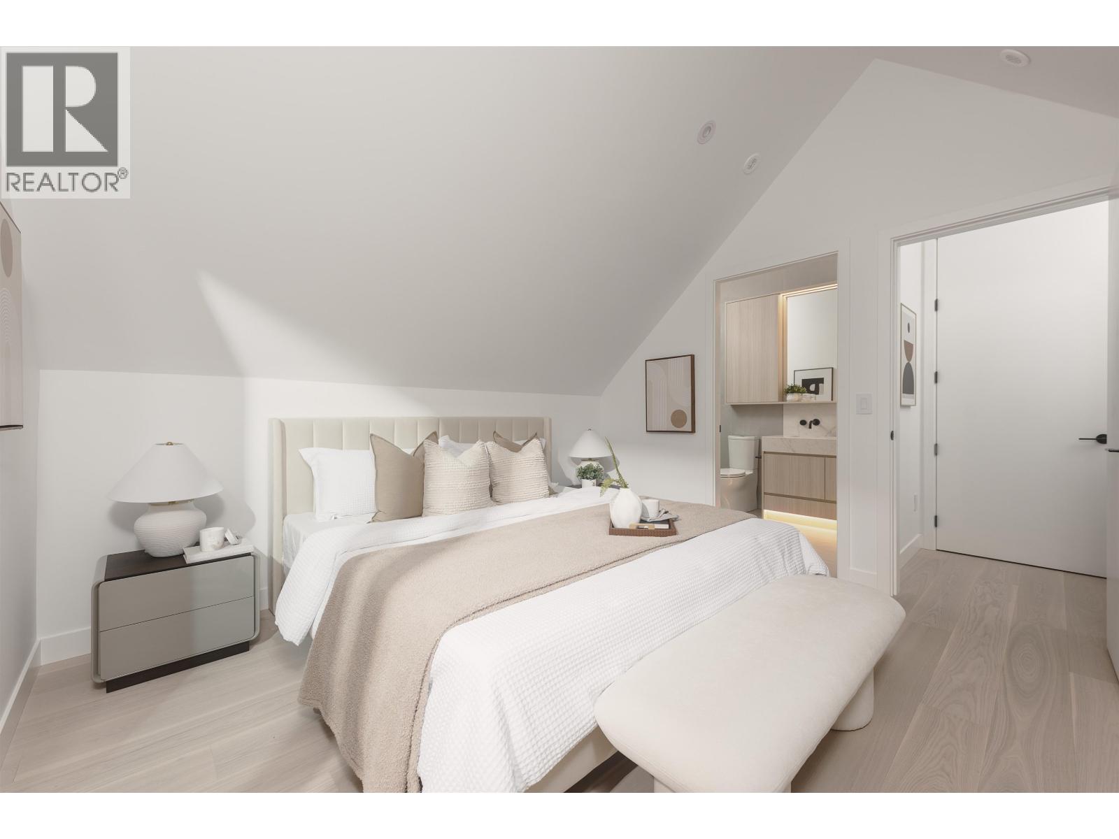 2 2755 W 11th Avenue, Vancouver, British Columbia  V6K 2L8 - Photo 16 - R3117149