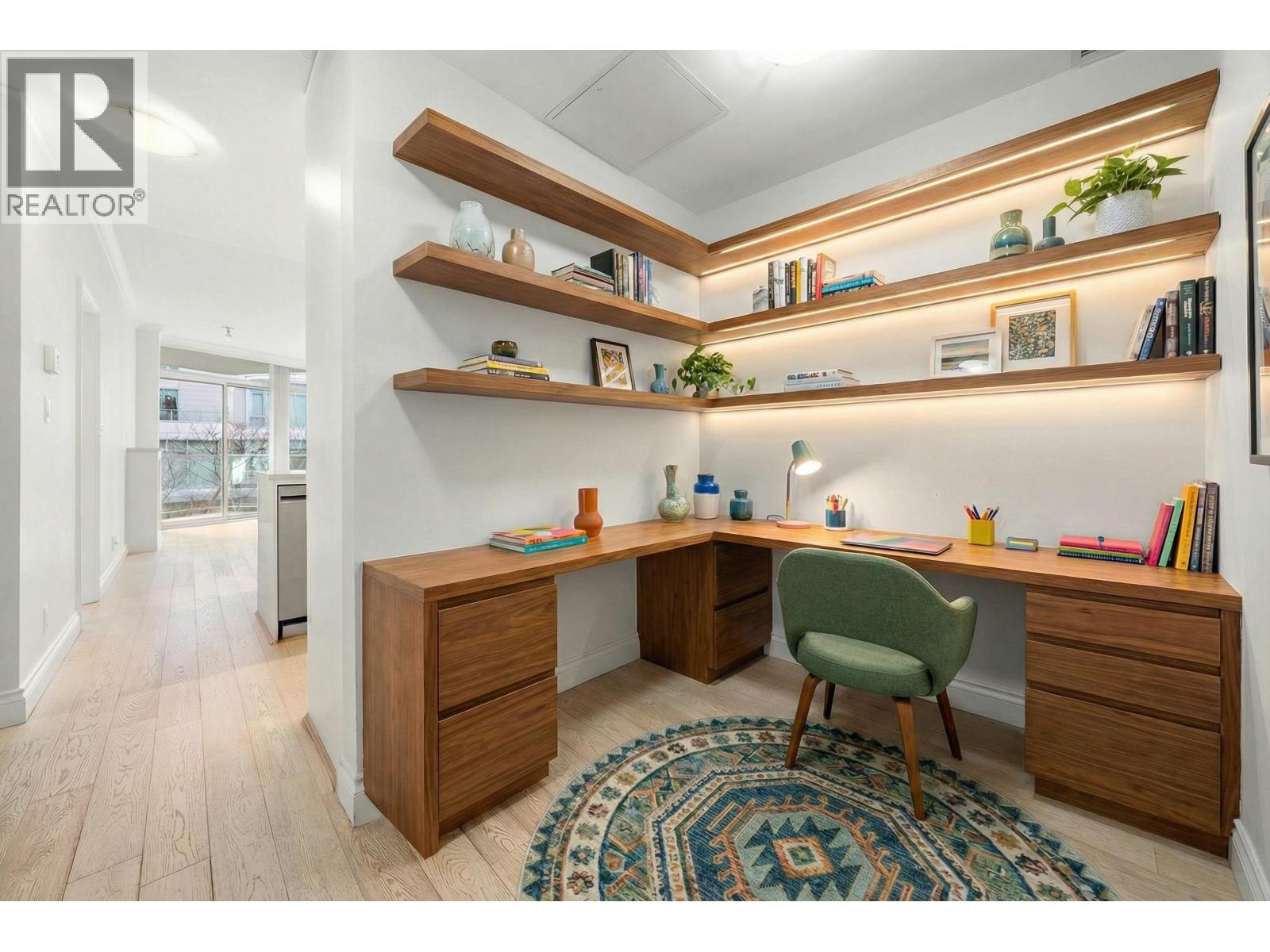 208 199 Victory Ship Way, North Vancouver, British Columbia  V9L 0E2 - Photo 6 - R3097339