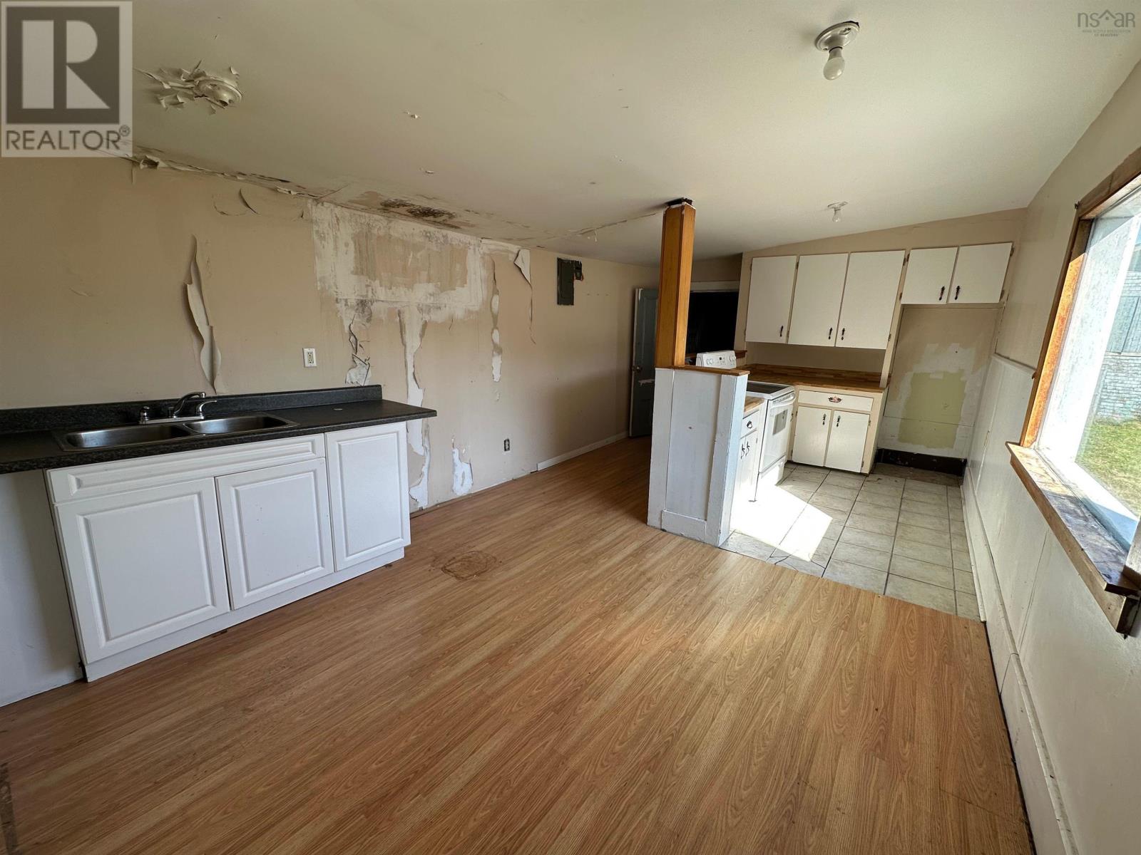 11 Kirk Street, Yarmouth, Nova Scotia  B5A 1S6 - Photo 12 - 202603541