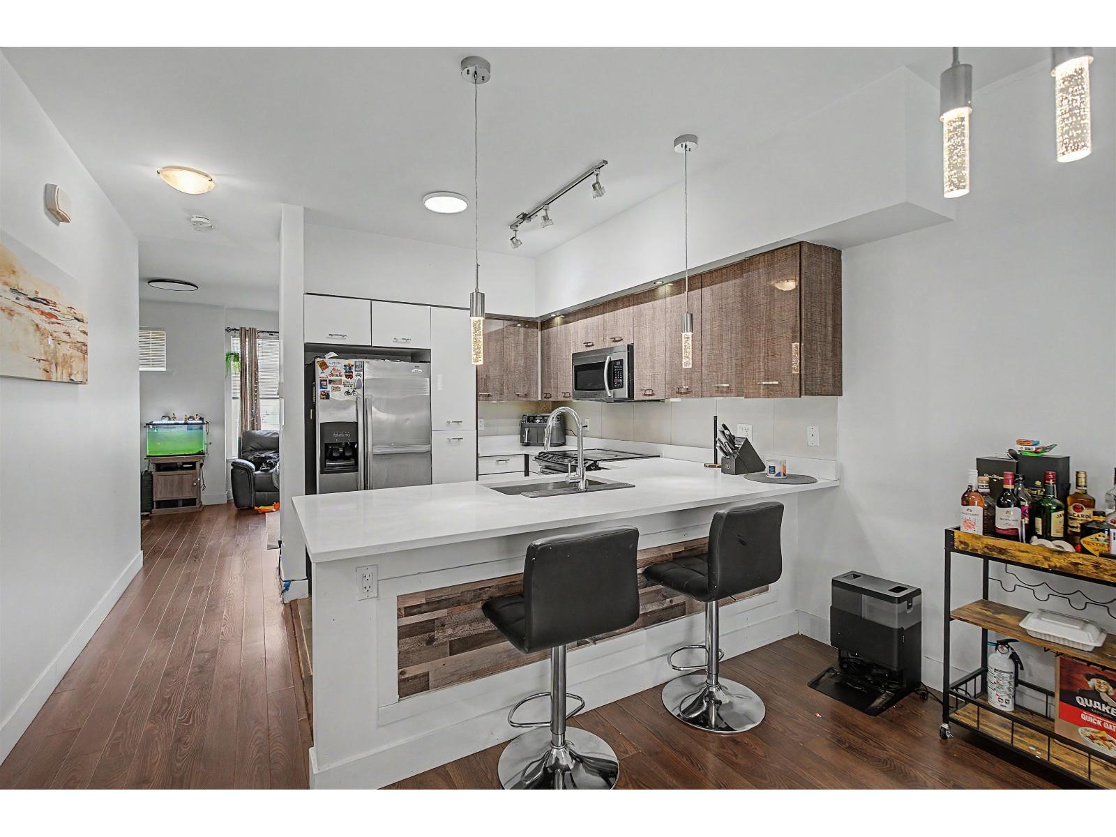 100 6299 144 Street, Surrey, British Columbia  V3X 1A2 - Photo 10 - R3090086