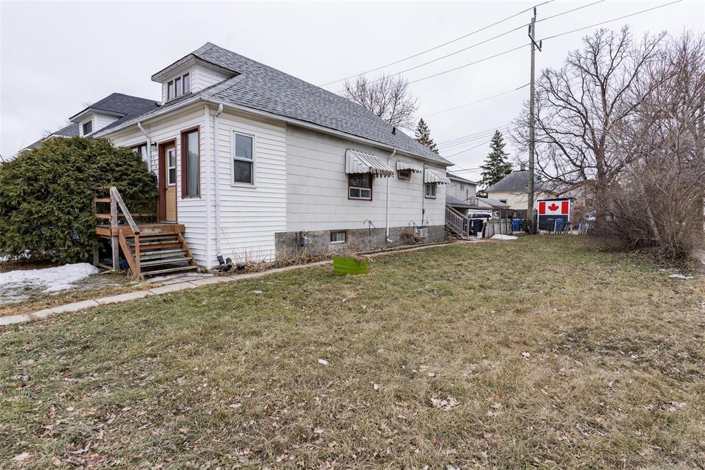 346 Harbison Avenue W, Winnipeg, Manitoba  R2L 0A7 - Photo 21 - 202608646