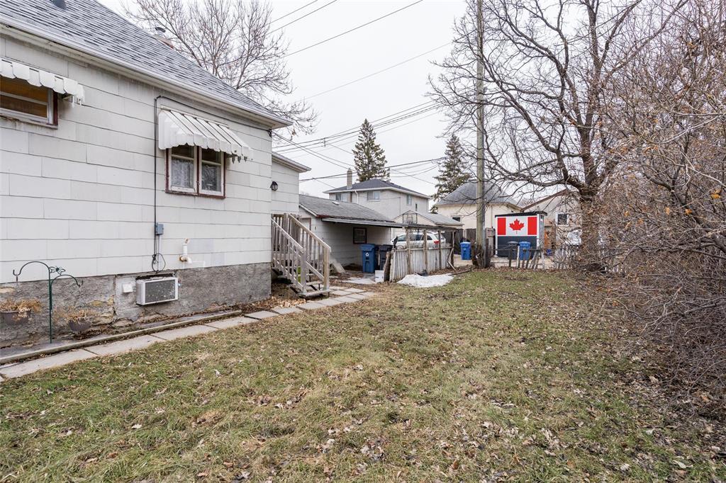 346 Harbison Avenue W, Winnipeg, Manitoba  R2L 0A7 - Photo 22 - 202608646