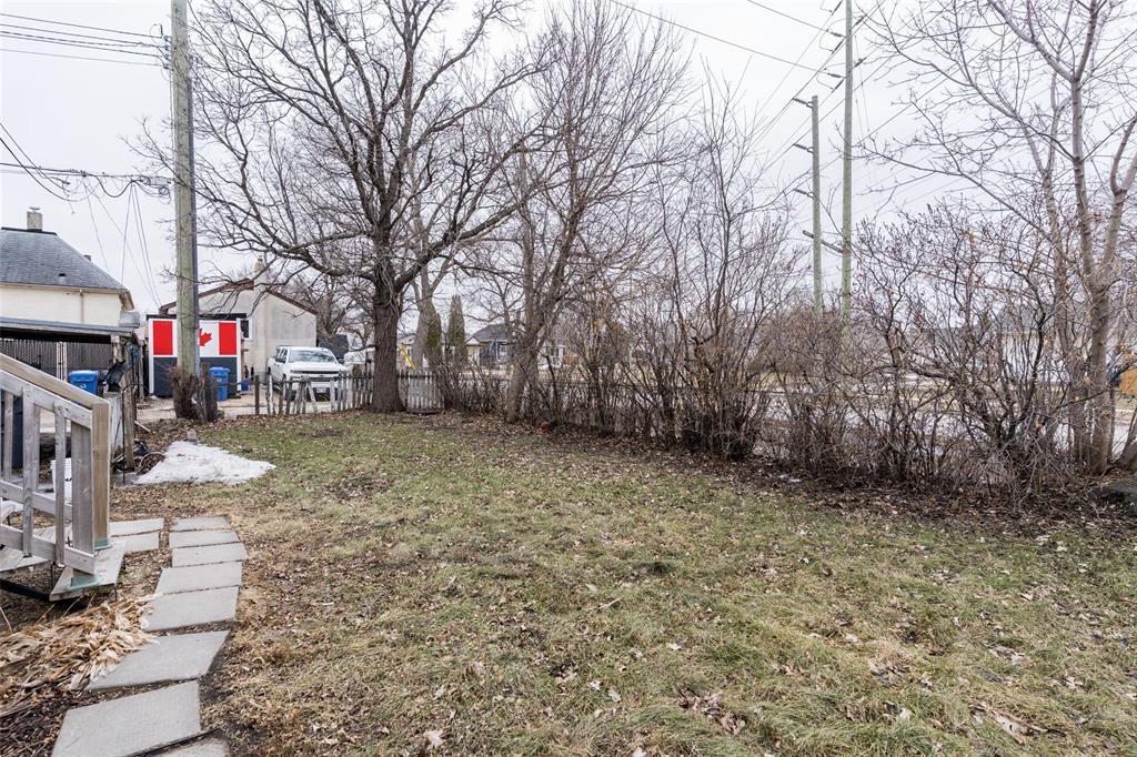 346 Harbison Avenue W, Winnipeg, Manitoba  R2L 0A7 - Photo 26 - 202608646