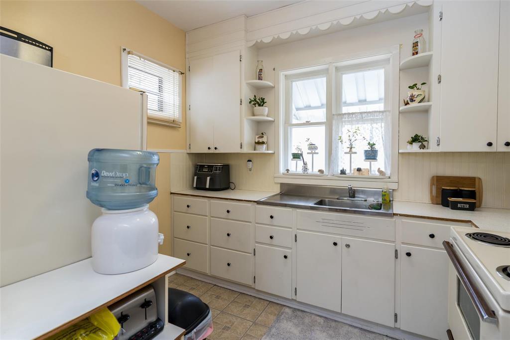 346 Harbison Avenue W, Winnipeg, Manitoba  R2L 0A7 - Photo 5 - 202608646