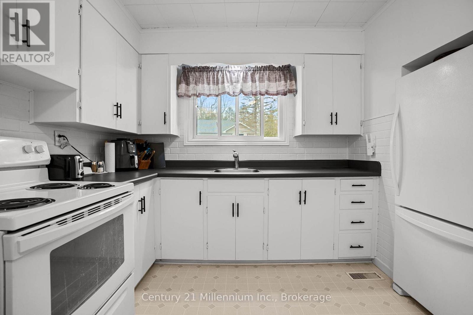 1420 7th Avenue W, Owen Sound, Ontario  N4K 5K8 - Photo 17 - X12950326