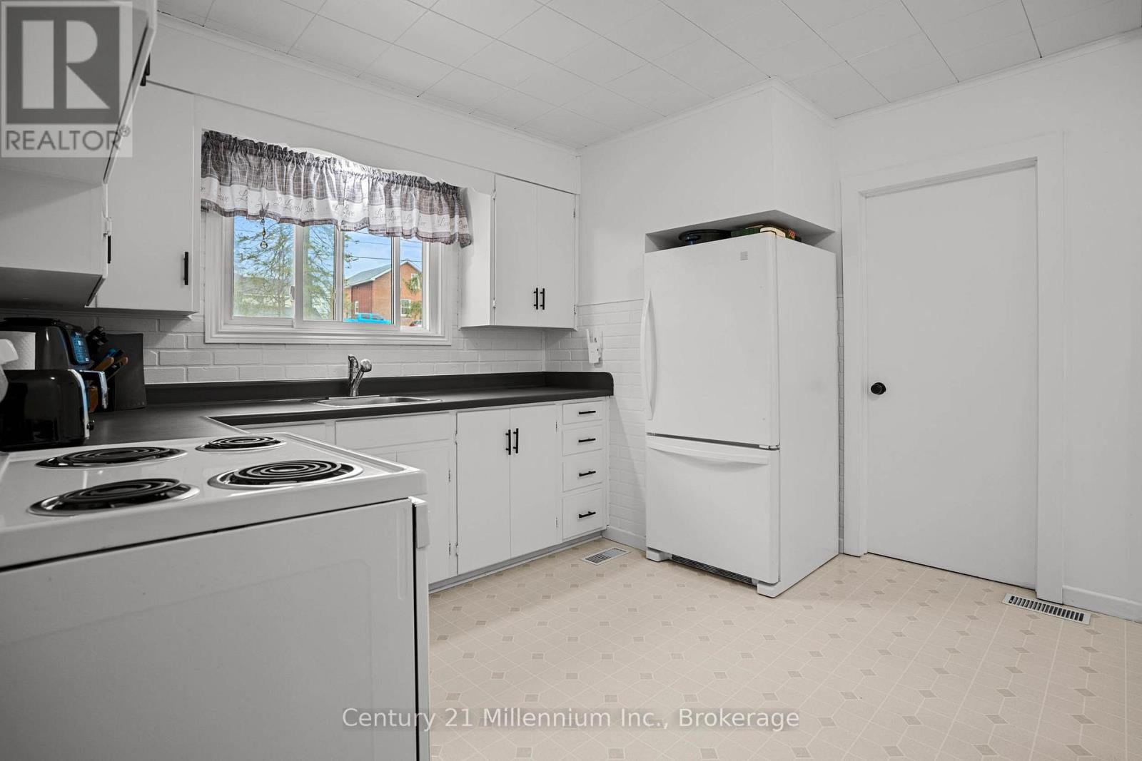 1420 7th Avenue W, Owen Sound, Ontario  N4K 5K8 - Photo 16 - X12950326