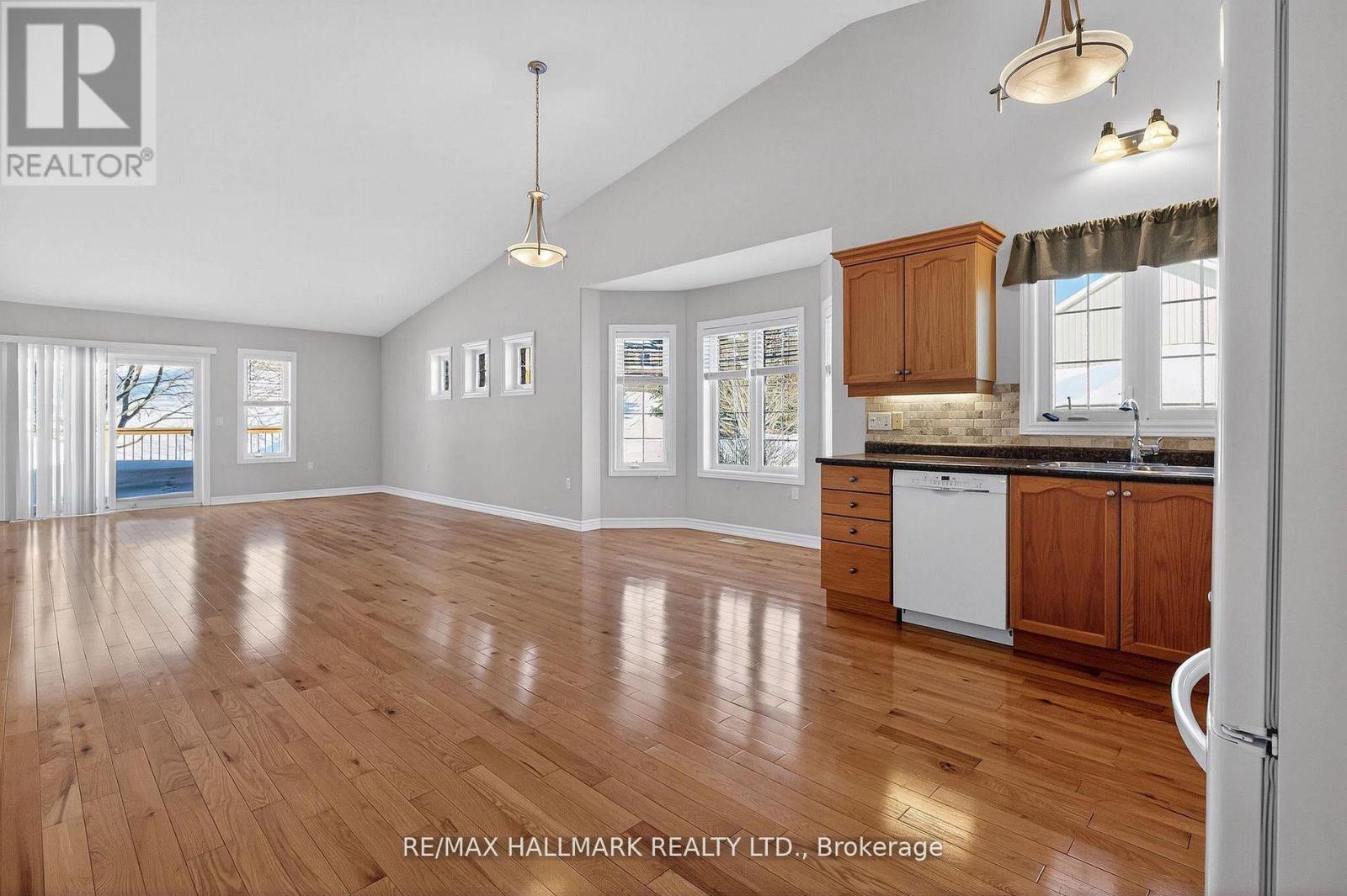 105 - 86 Village Crescent, Peterborough, Ontario  K9J 8S7 - Photo 11 - X13055630