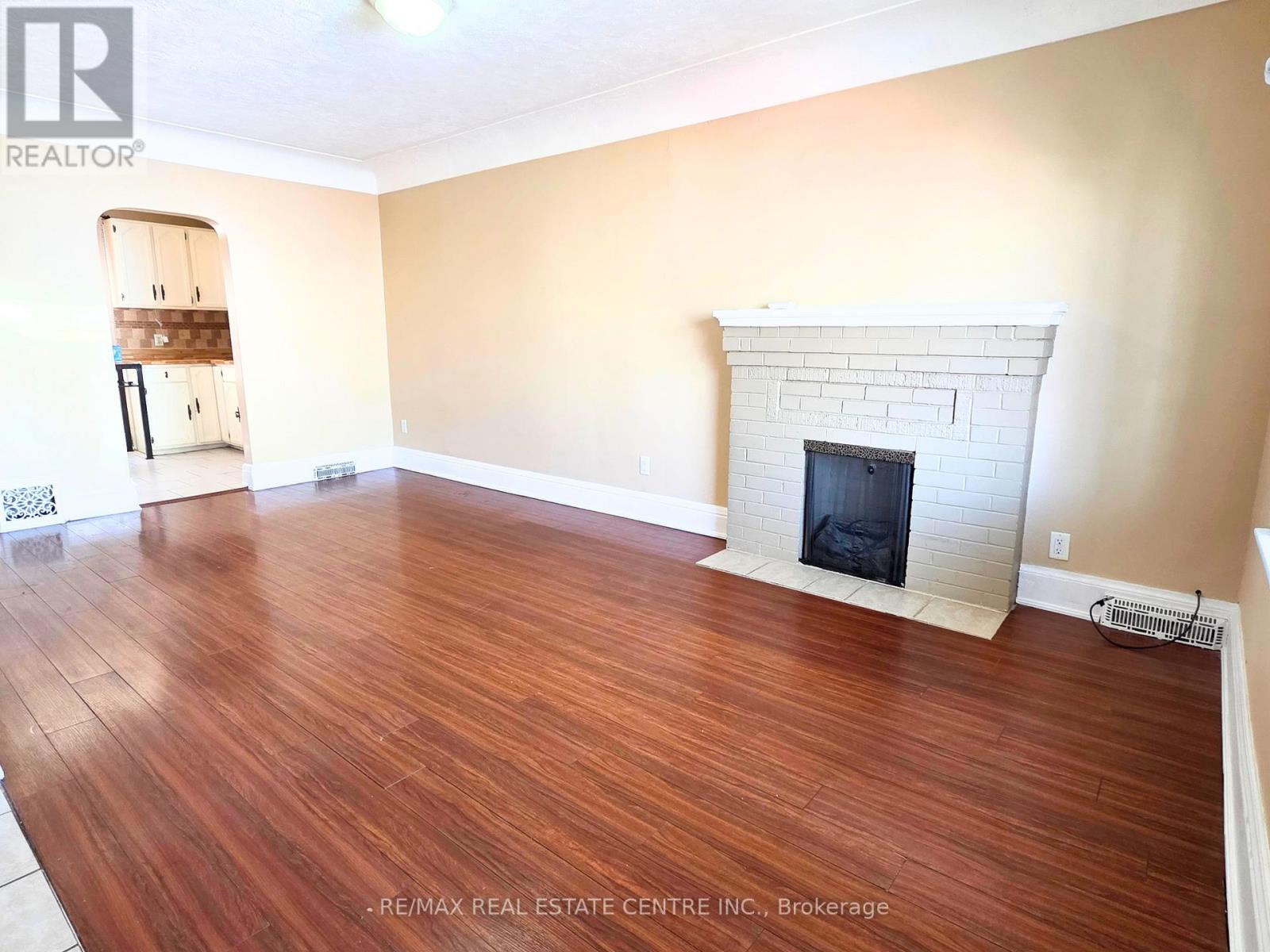 214 Fairfield Avenue, Hamilton, Ontario  L8H 5H6 - Photo 2 - X13055638