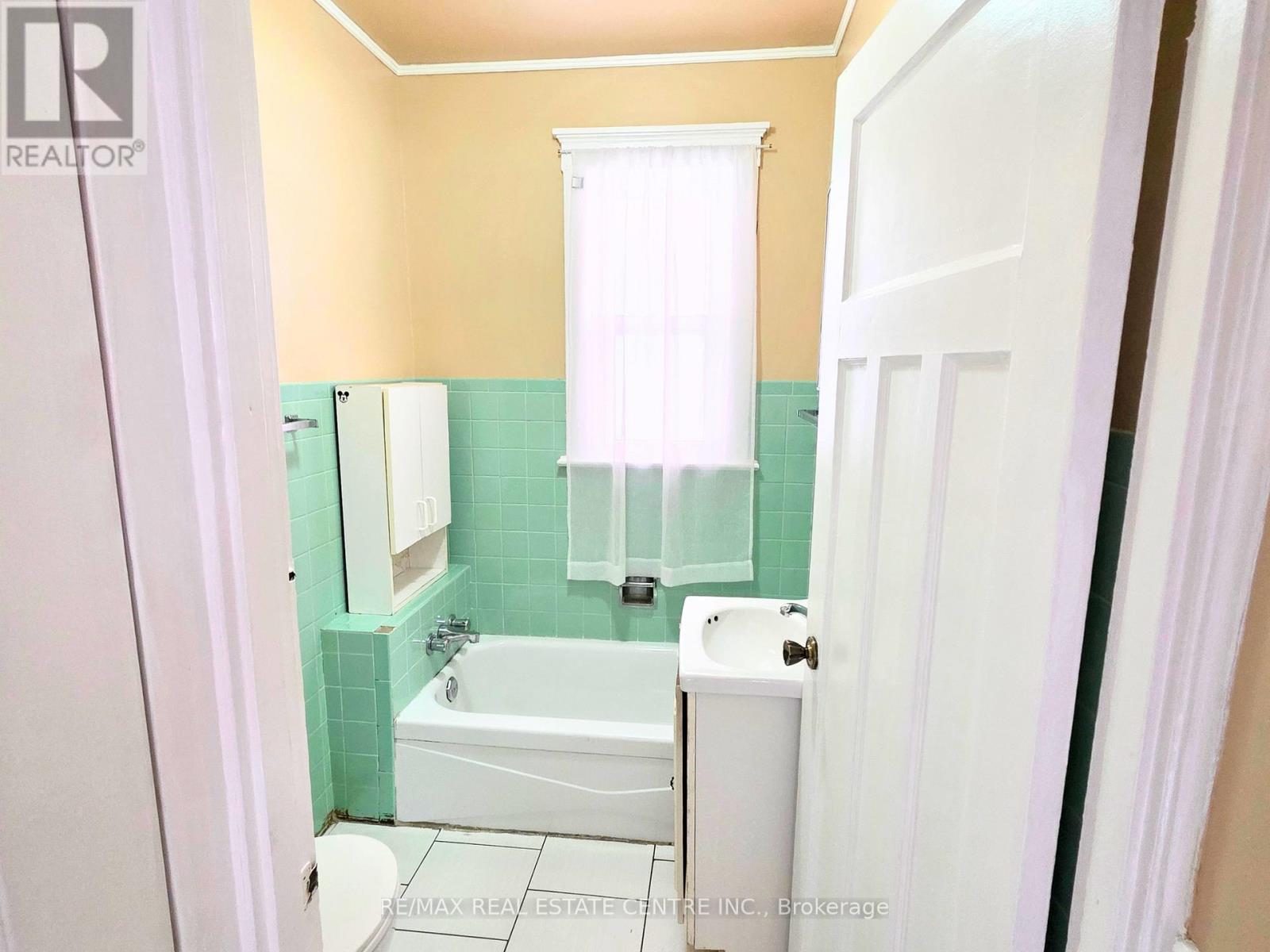 214 Fairfield Avenue, Hamilton, Ontario  L8H 5H6 - Photo 7 - X13055638