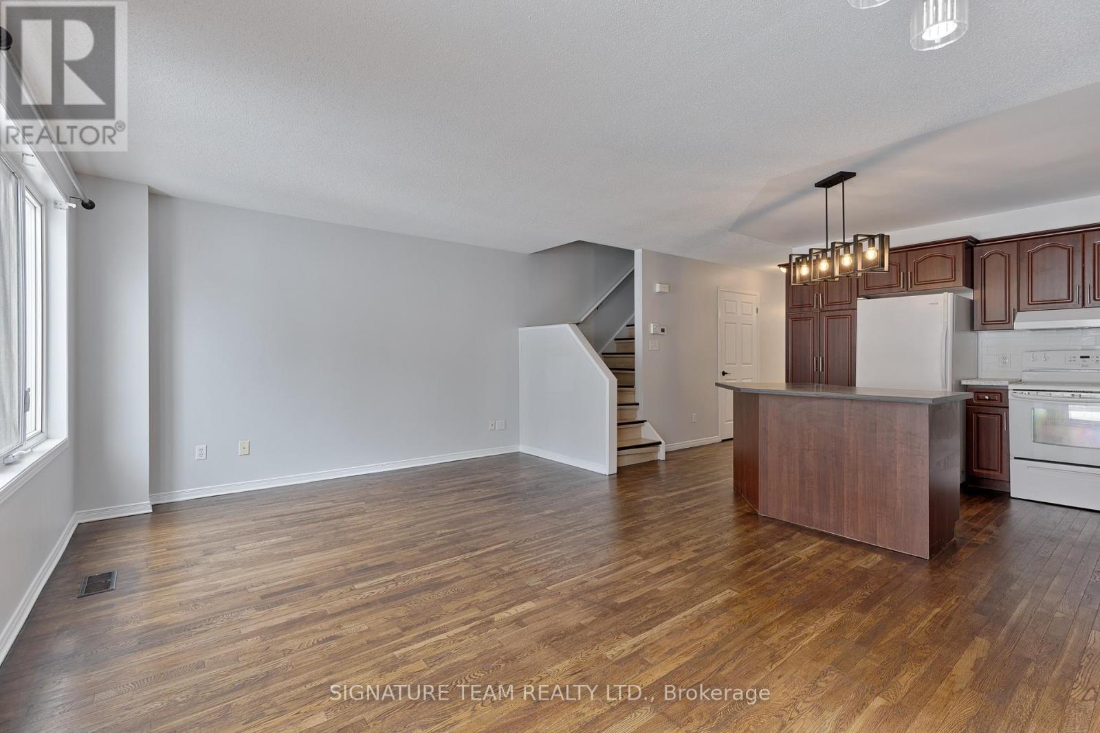 20 Northbrook Road, Petawawa, Ontario  K8H 3N4 - Photo 13 - X12952288