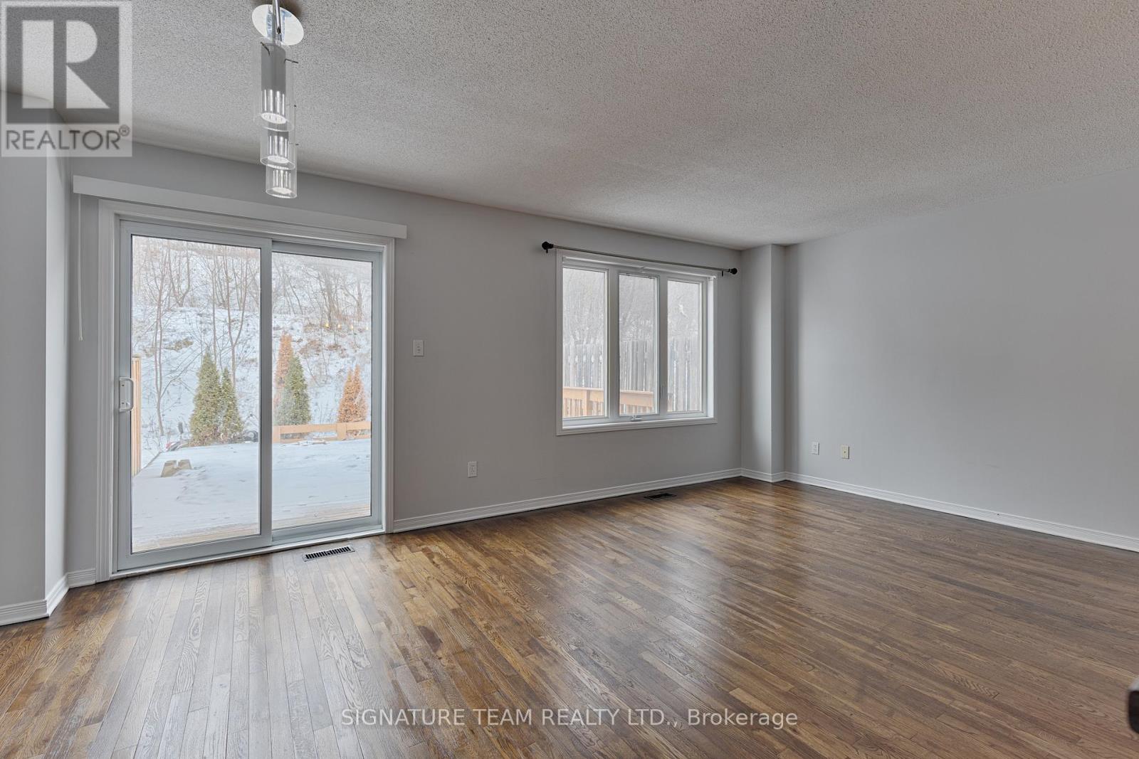 20 Northbrook Road, Petawawa, Ontario  K8H 3N4 - Photo 10 - X12952288