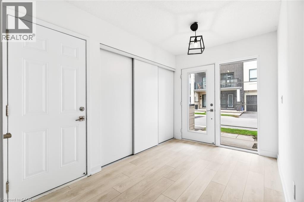 1121 Cooke Boulevard Unit# 32, Burlington, Ontario  L7T 0C3 - Photo 5 - 40825177