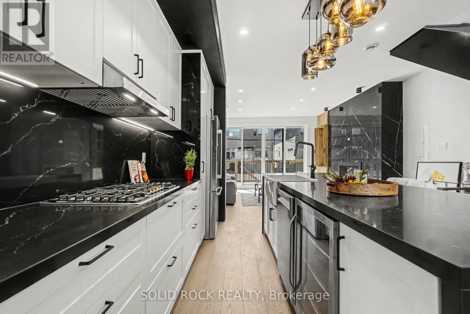 826 Alpine Avenue, Ottawa, Ontario  K2B 5R6 - Photo 11 - X13055698