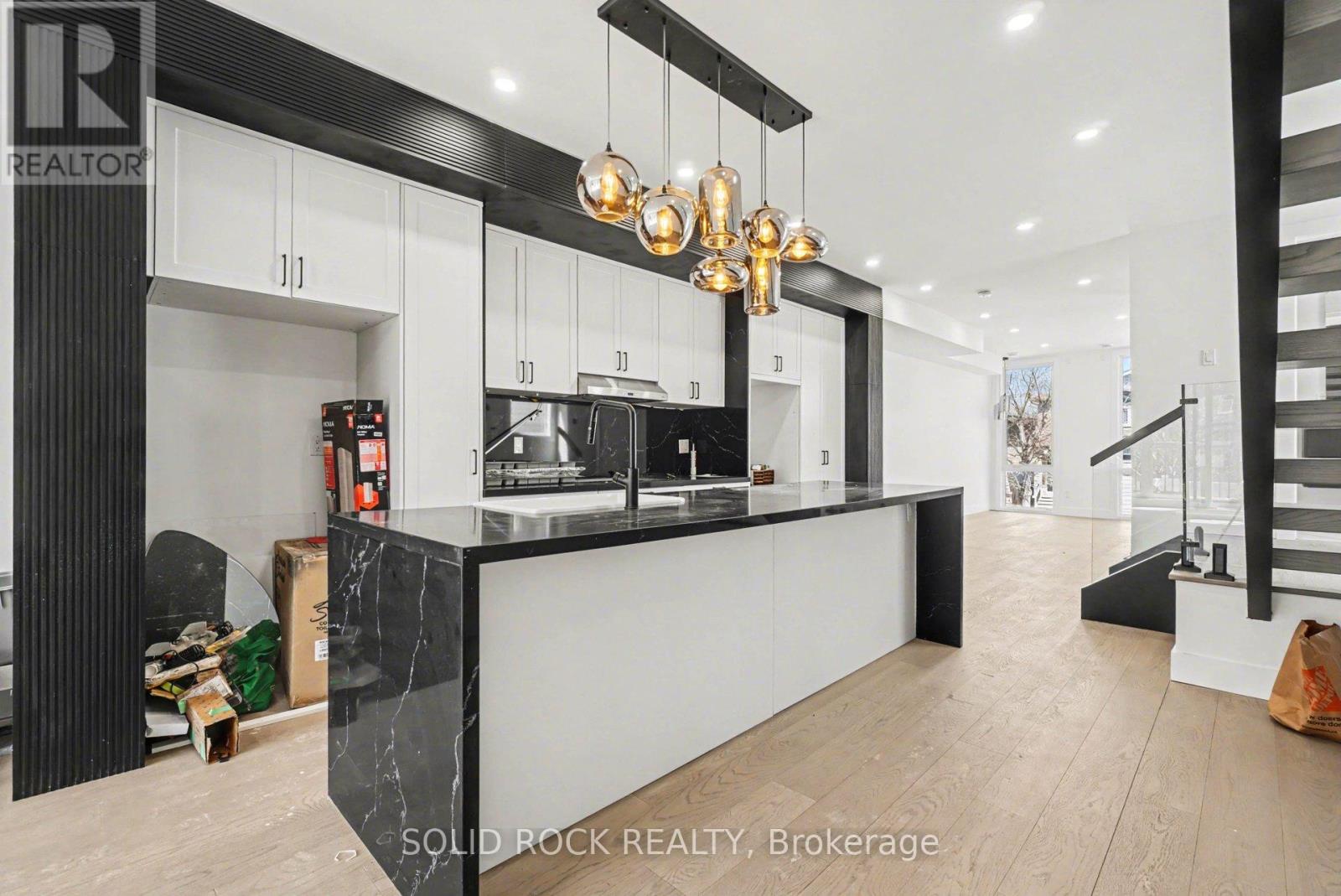 828 Alpine Avenue, Ottawa, Ontario  K2B 5R6 - Photo 10 - X13055710