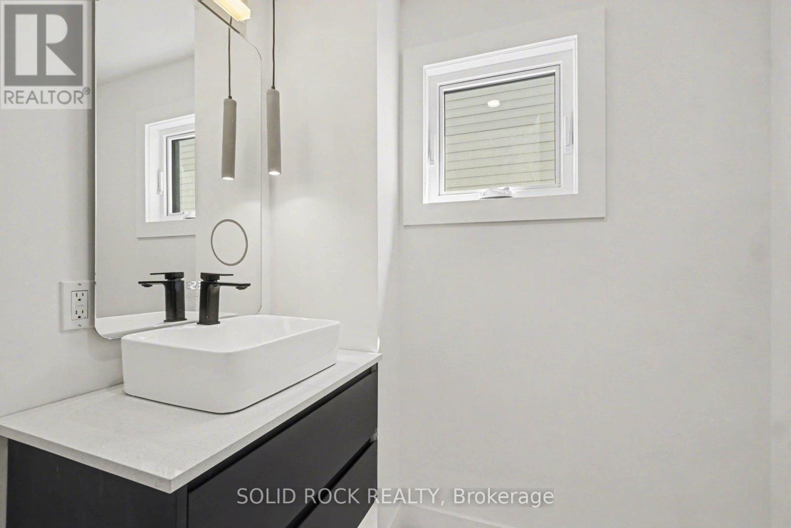 828 Alpine Avenue, Ottawa, Ontario  K2B 5R6 - Photo 11 - X13055710