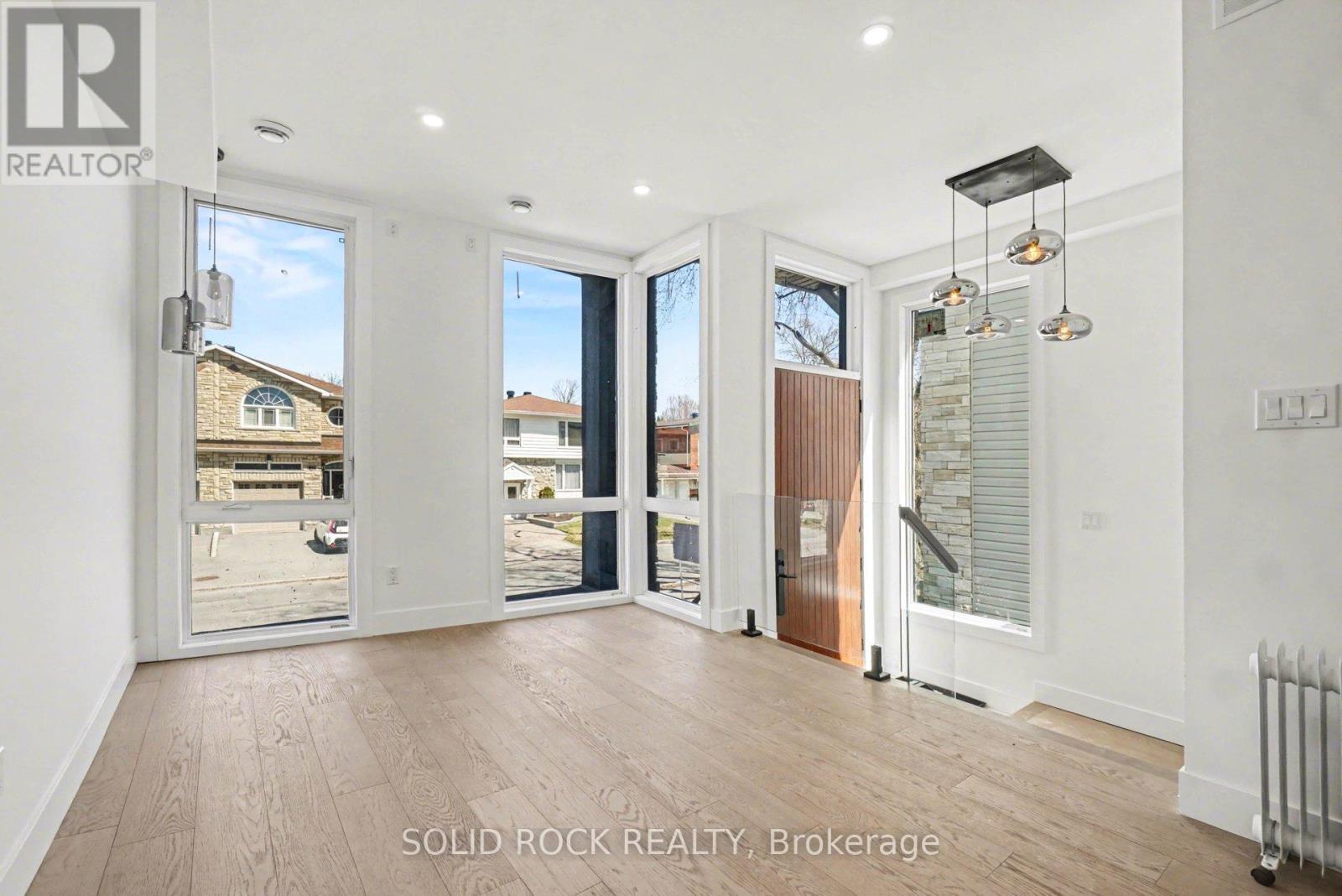 828 Alpine Avenue, Ottawa, Ontario  K2B 5R6 - Photo 3 - X13055710