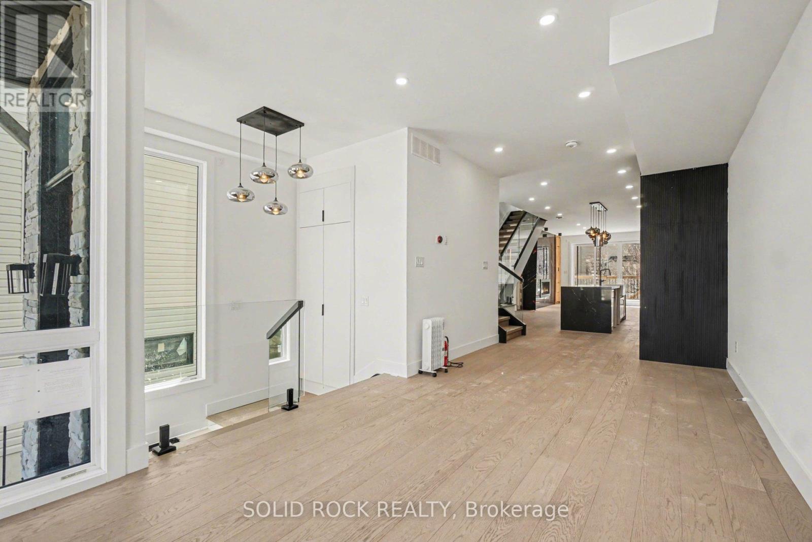 828 Alpine Avenue, Ottawa, Ontario  K2B 5R6 - Photo 5 - X13055710