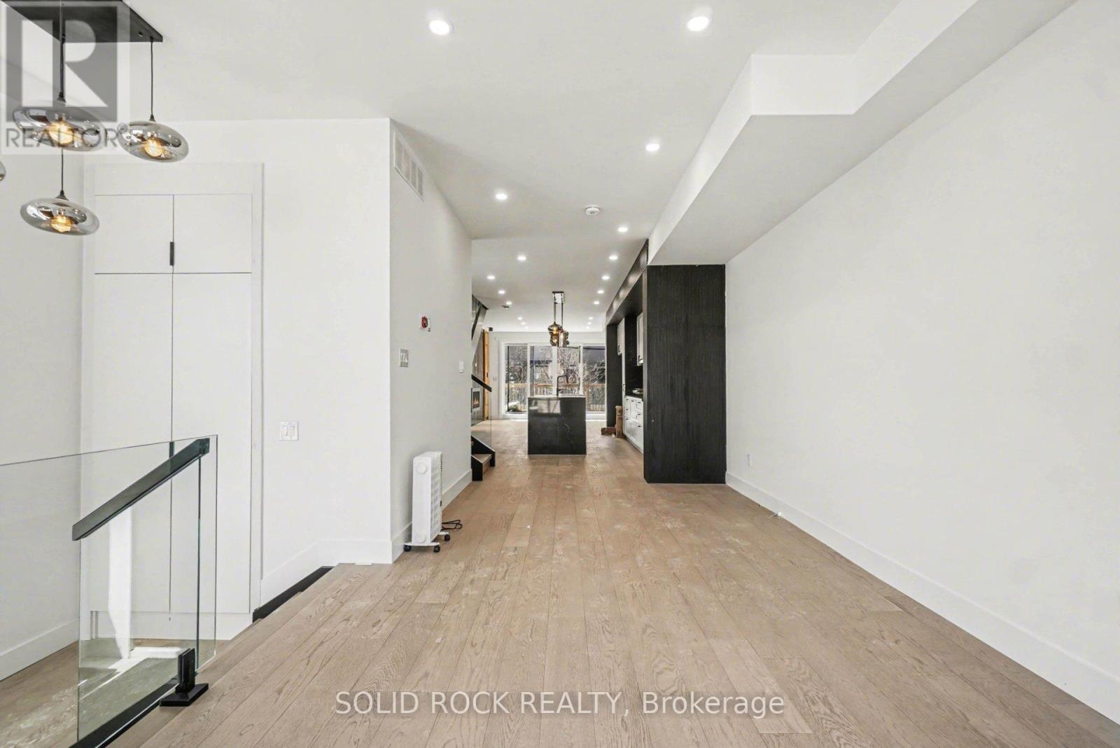 828 Alpine Avenue, Ottawa, Ontario  K2B 5R6 - Photo 6 - X13055710