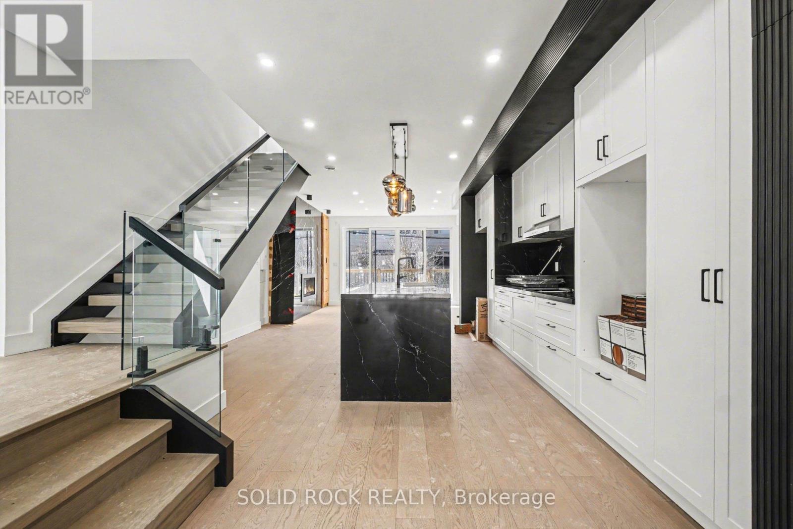 828 Alpine Avenue, Ottawa, Ontario  K2B 5R6 - Photo 7 - X13055710