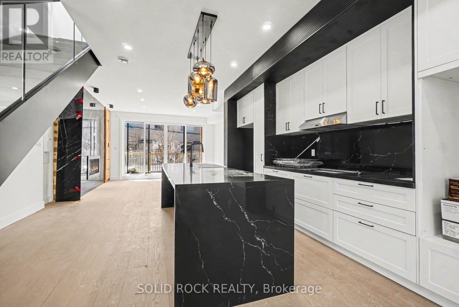 828 Alpine Avenue, Ottawa, Ontario  K2B 5R6 - Photo 9 - X13055710