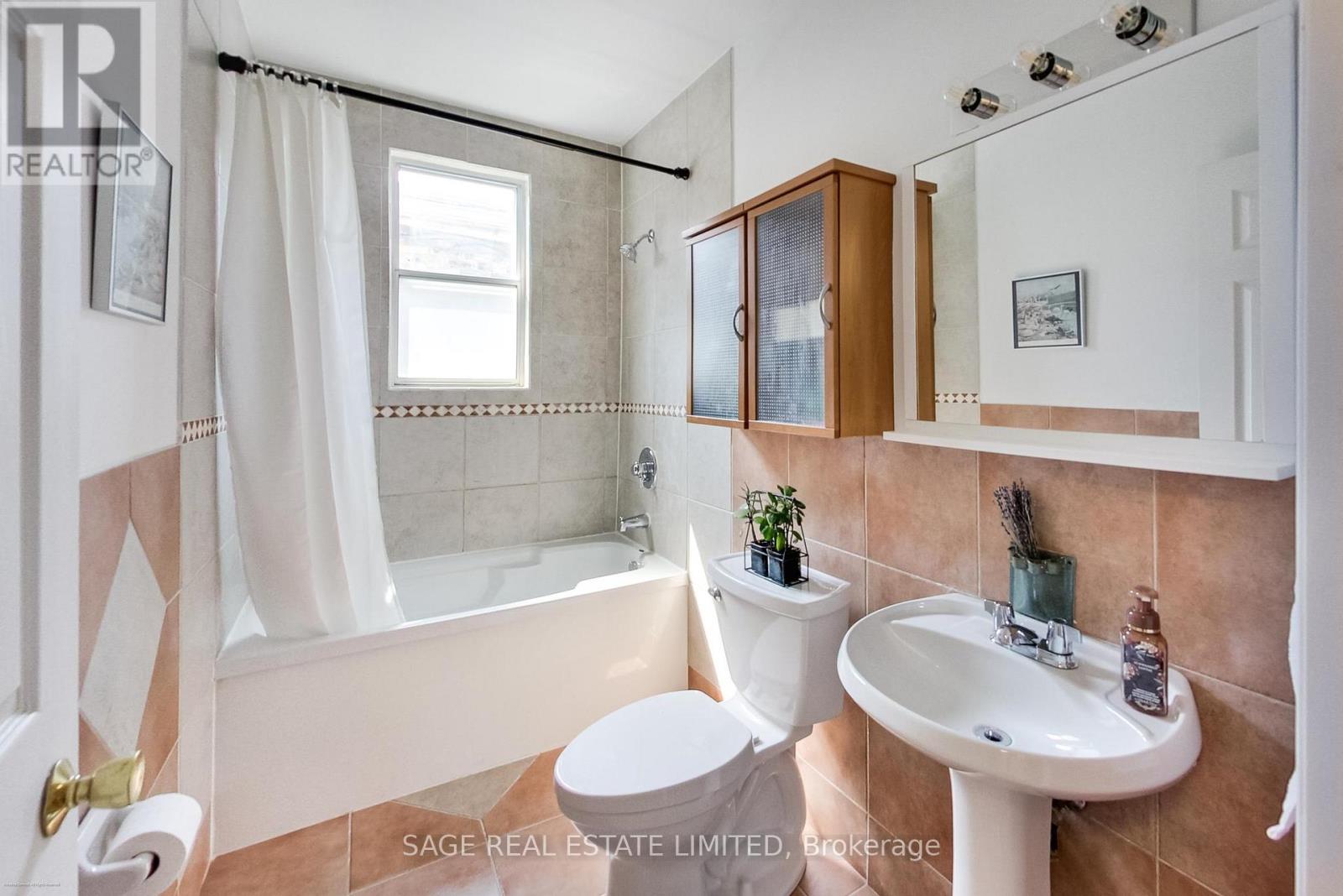 62a Galley Avenue, Toronto, Ontario  M6R 1H1 - Photo 20 - W13051206