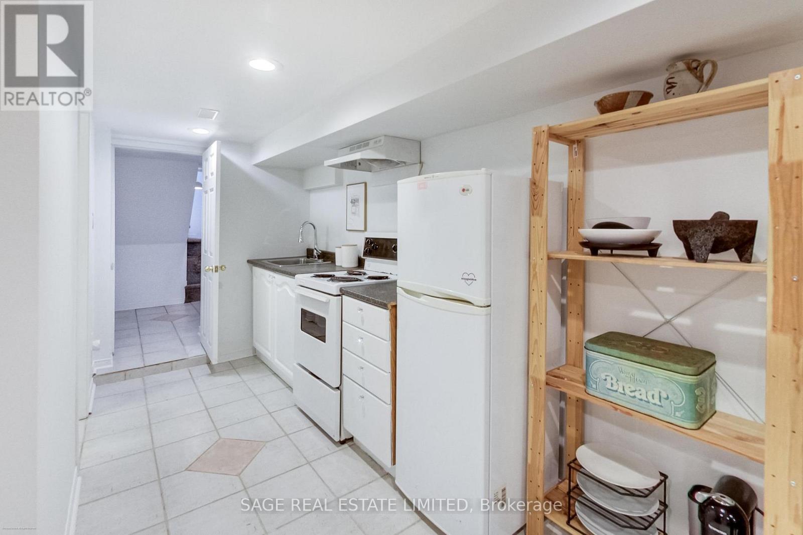 62a Galley Avenue, Toronto, Ontario  M6R 1H1 - Photo 31 - W13051206