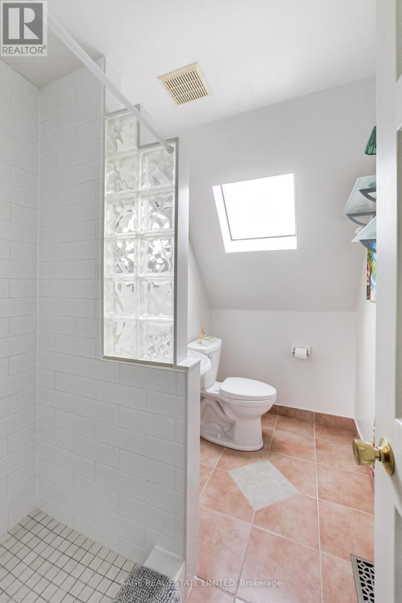 62a Galley Avenue, Toronto, Ontario  M6R 1H1 - Photo 29 - W13051206