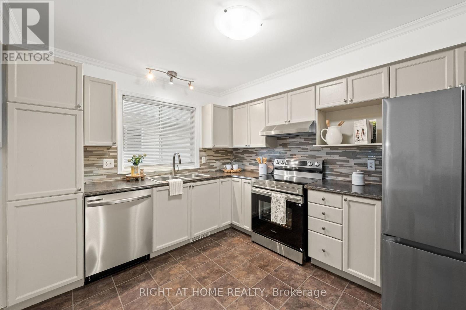 35 Montana Way, Ottawa, Ontario  K2J 4M2 - Photo 12 - X13001410