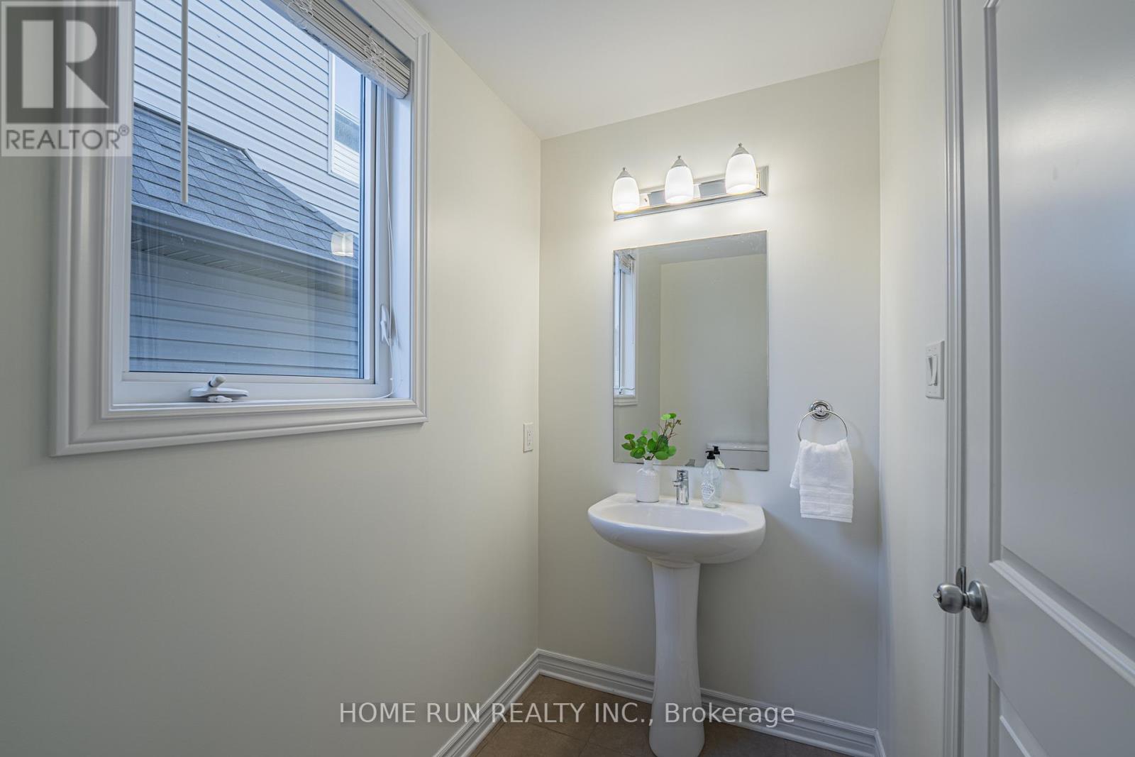 Unknown Address, ,    - Photo 25 - X13055136