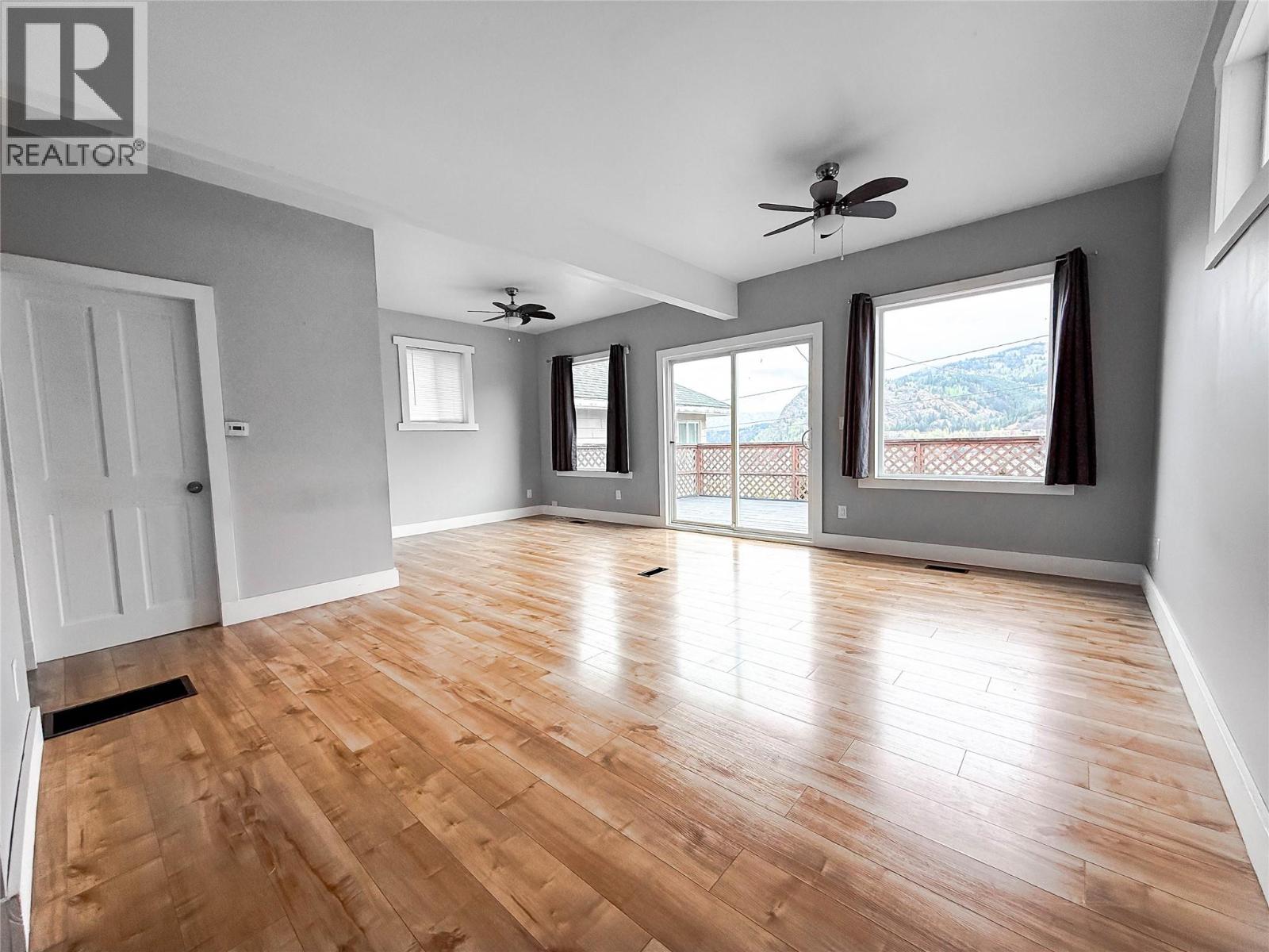 2224 Topping Street, Trail, British Columbia  V1R 4G5 - Photo 11 - 10384292