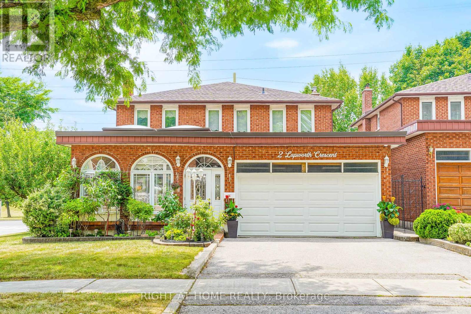 2 LAPWORTH CRESCENT, Toronto, Ontario
