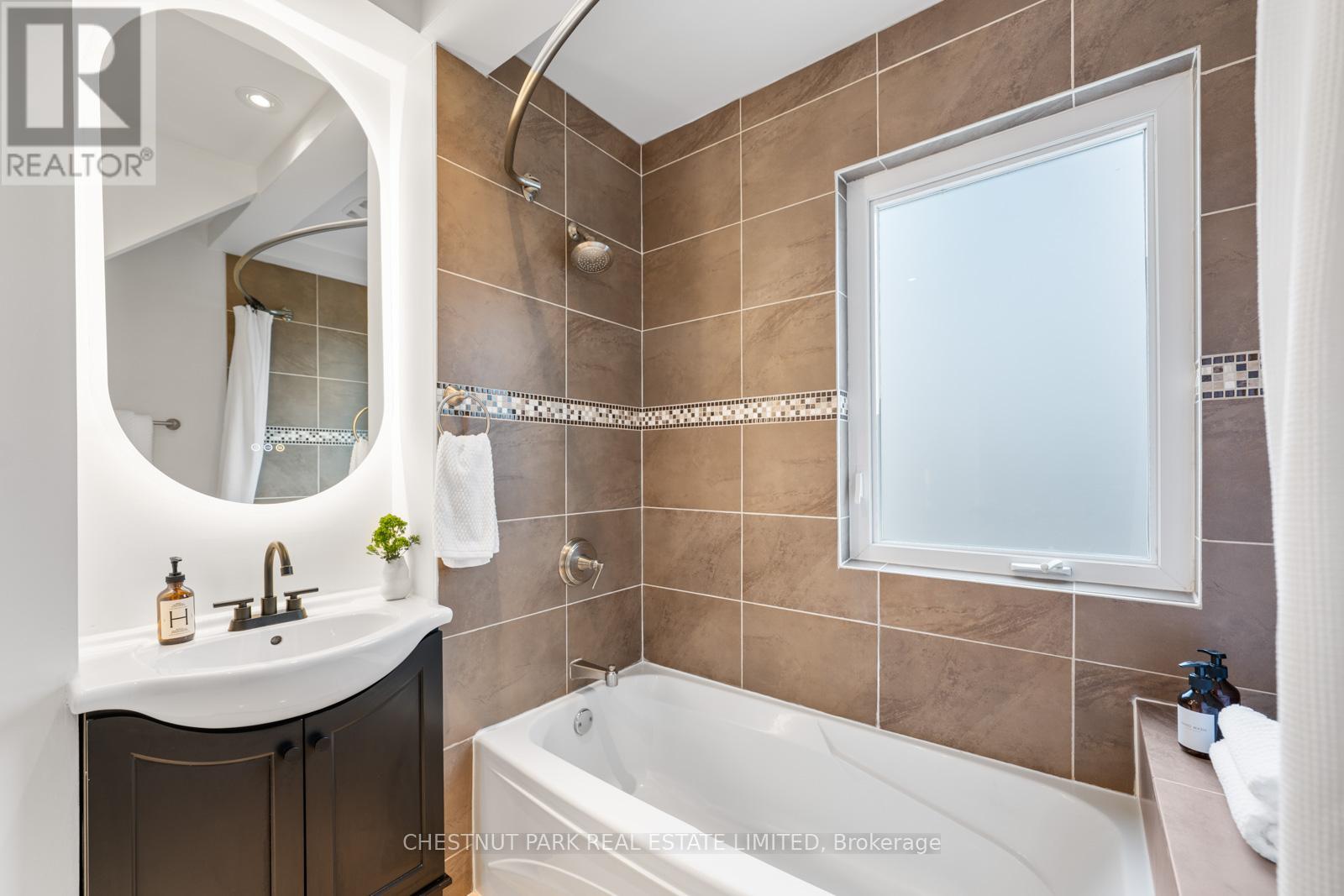 146 Boulton Avenue, Toronto, Ontario  M4M 2J7 - Photo 27 - E13054298