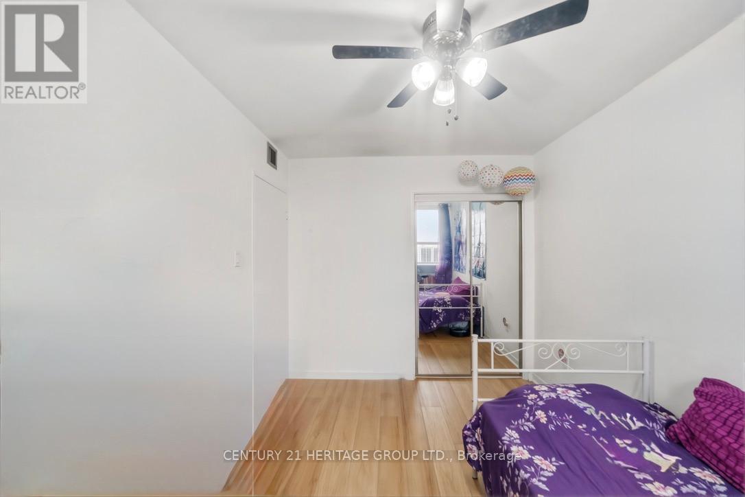 1408 - 2323 Confederation Parkway, Mississauga, Ontario  L5B 1R6 - Photo 15 - W13055714