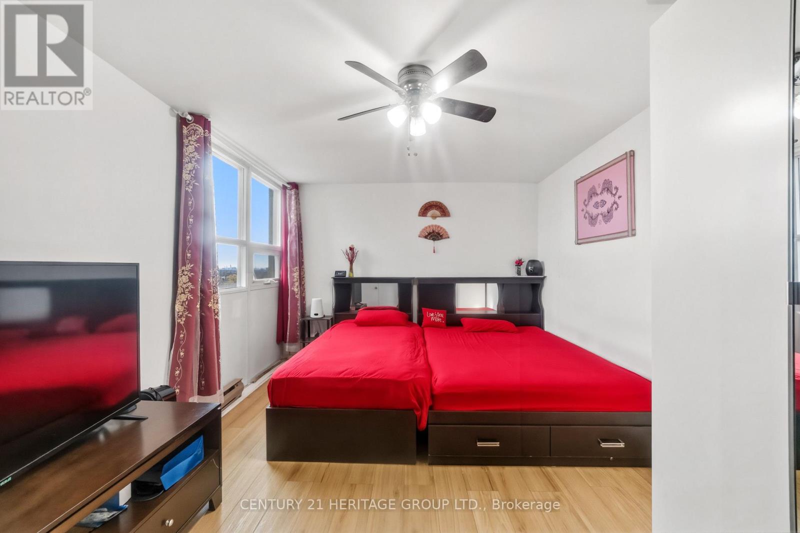 1408 - 2323 Confederation Parkway, Mississauga, Ontario  L5B 1R6 - Photo 17 - W13055714