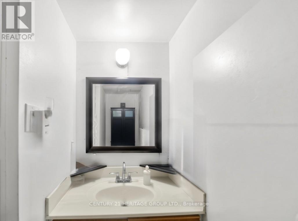 1408 - 2323 Confederation Parkway, Mississauga, Ontario  L5B 1R6 - Photo 21 - W13055714