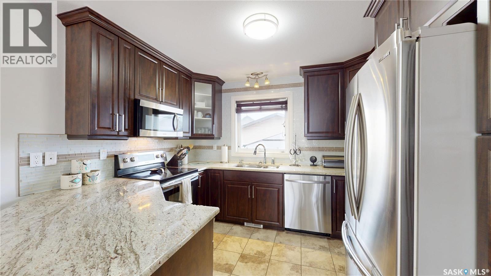 747 Rutherford Lane, Saskatoon, Saskatchewan  S7N 4X6 - Photo 3 - SK034099