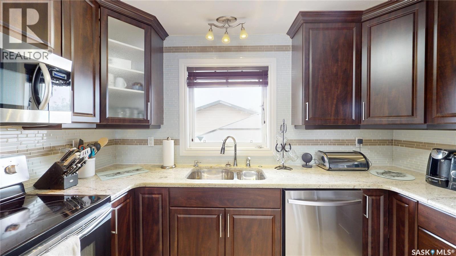 747 Rutherford Lane, Saskatoon, Saskatchewan  S7N 4X6 - Photo 4 - SK034099