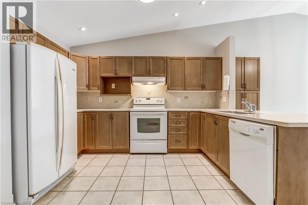 19 Hanlon Place Unit# 15, Paris, Ontario  N3L 4E7 - Photo 3 - 40821318