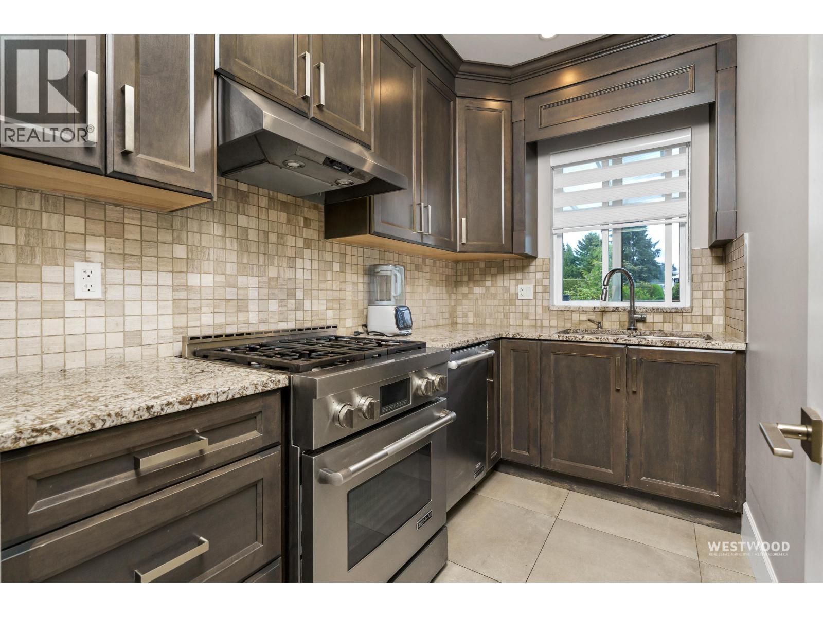 1870 Sperling Avenue, Burnaby, British Columbia  V5B 4K5 - Photo 18 - R3117013