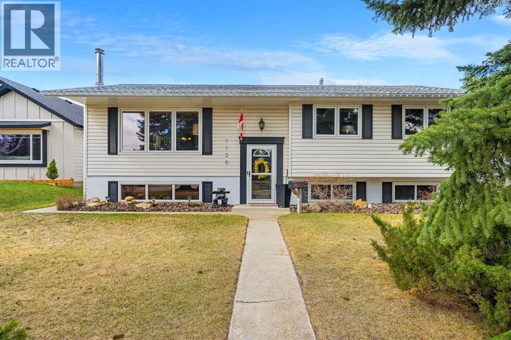 1120 Lake Wapta Place SE, calgary, Alberta