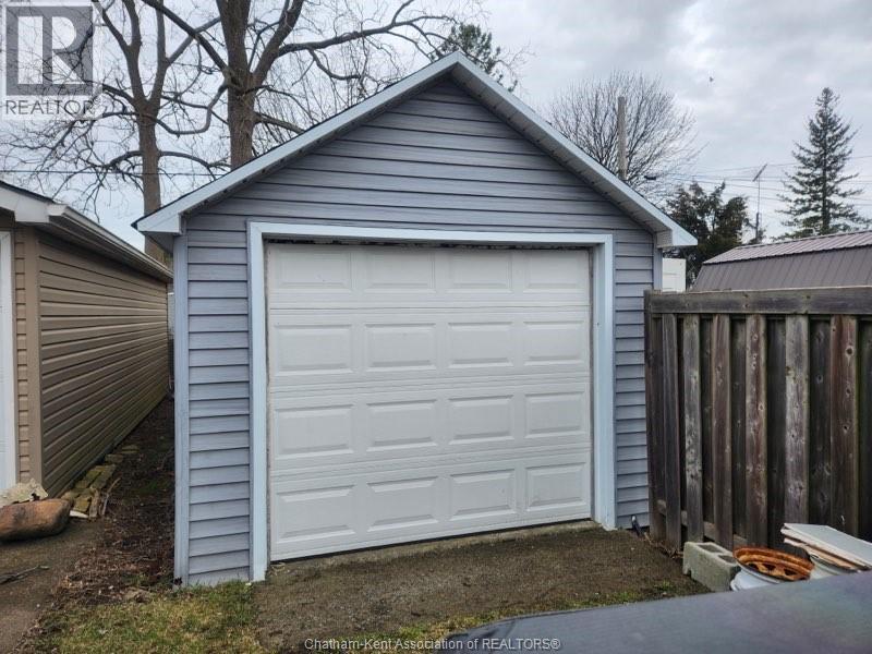 6 Mcnaughton Avenue, Wallaceburg, Ontario  N8A 2W5 - Photo 14 - 26008022