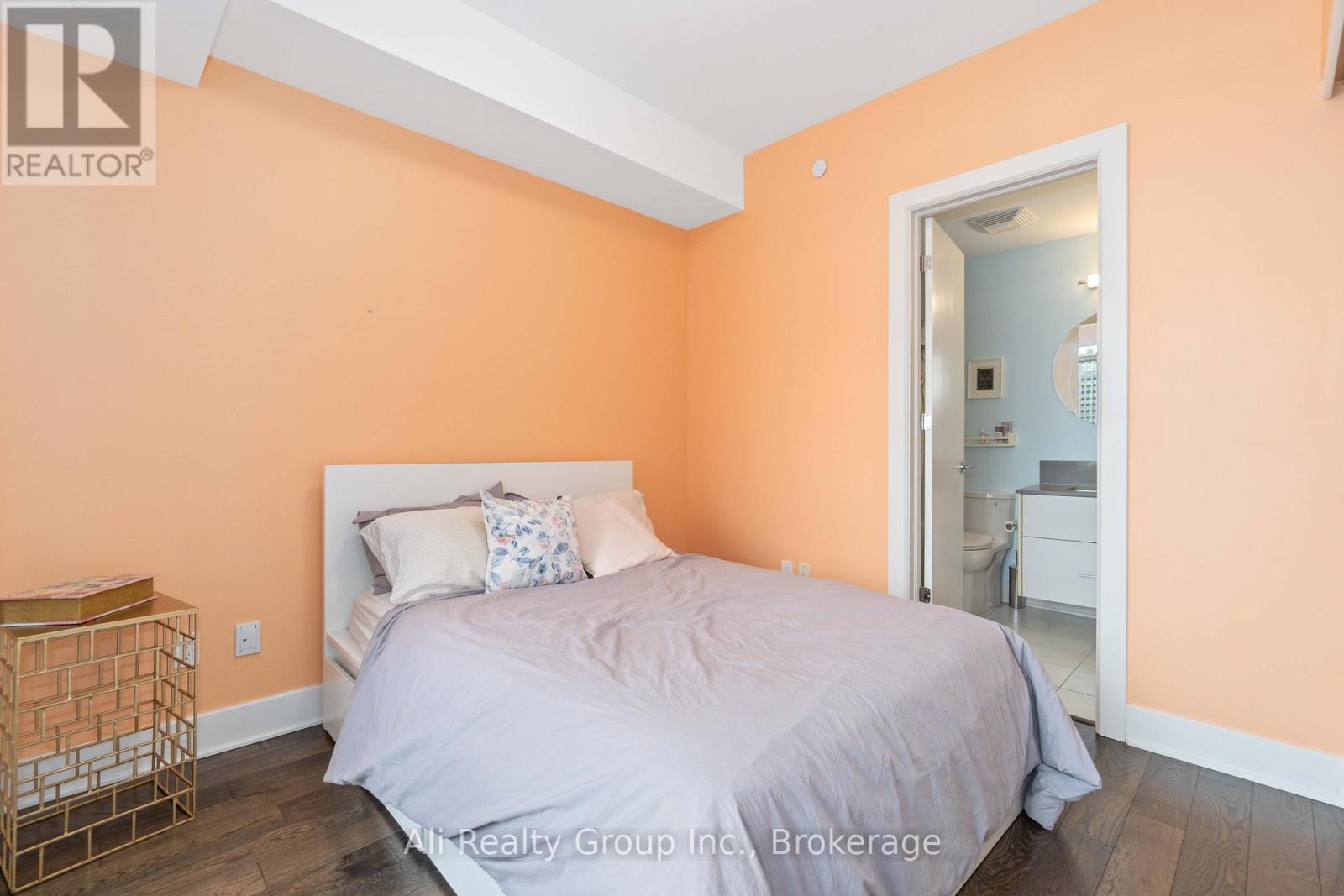 410 - 255 Bay Street, Ottawa, Ontario  K1R 0C5 - Photo 12 - X13055738