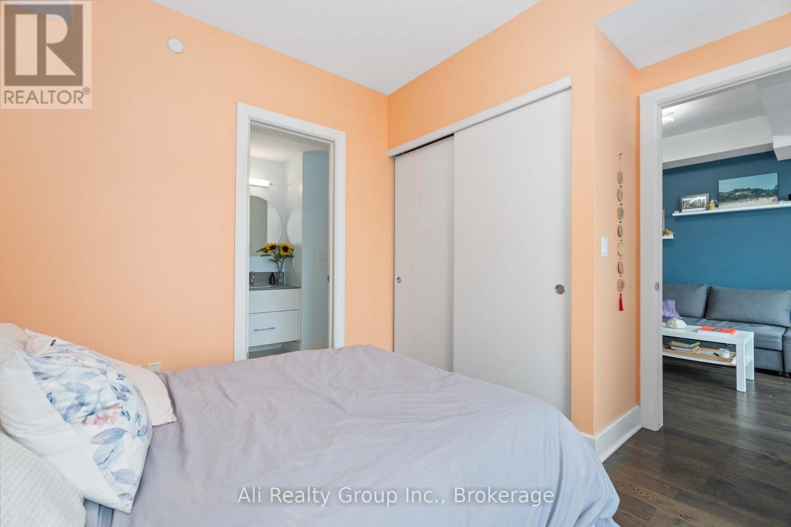 410 - 255 Bay Street, Ottawa, Ontario  K1R 0C5 - Photo 13 - X13055738