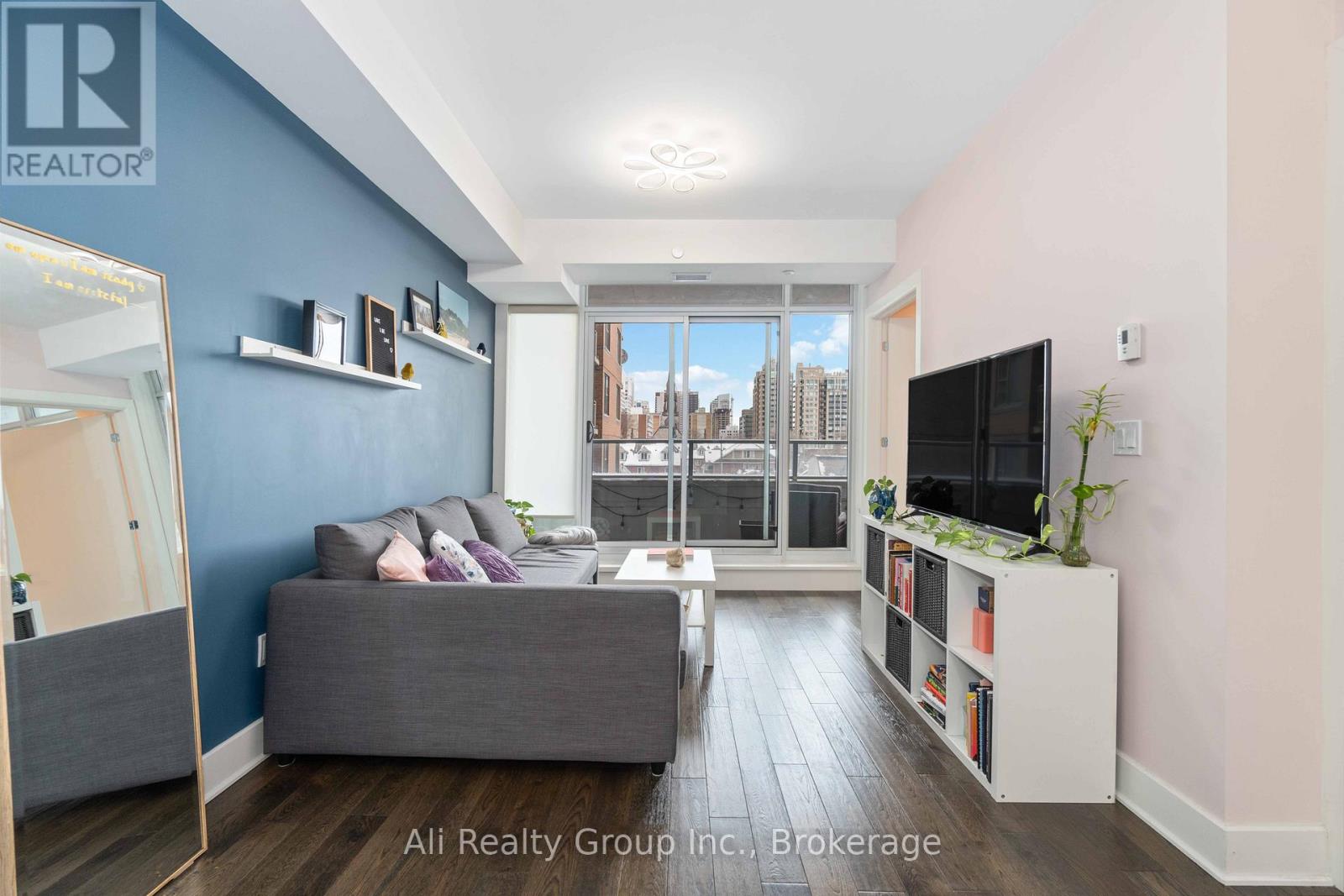 410 - 255 Bay Street, Ottawa, Ontario  K1R 0C5 - Photo 6 - X13055738