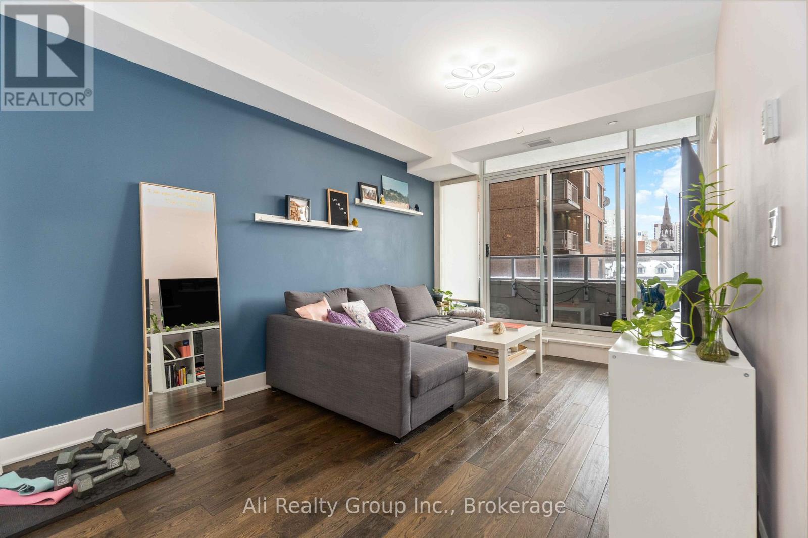 410 - 255 Bay Street, Ottawa, Ontario  K1R 0C5 - Photo 8 - X13055738