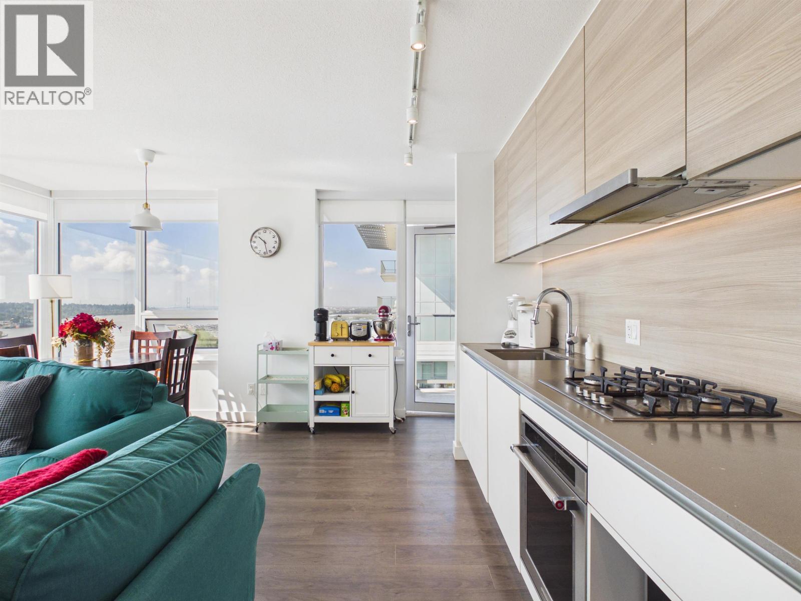 2705 908 Quayside Drive, New Westminster, British Columbia  V3M 0L4 - Photo 8 - R3117156