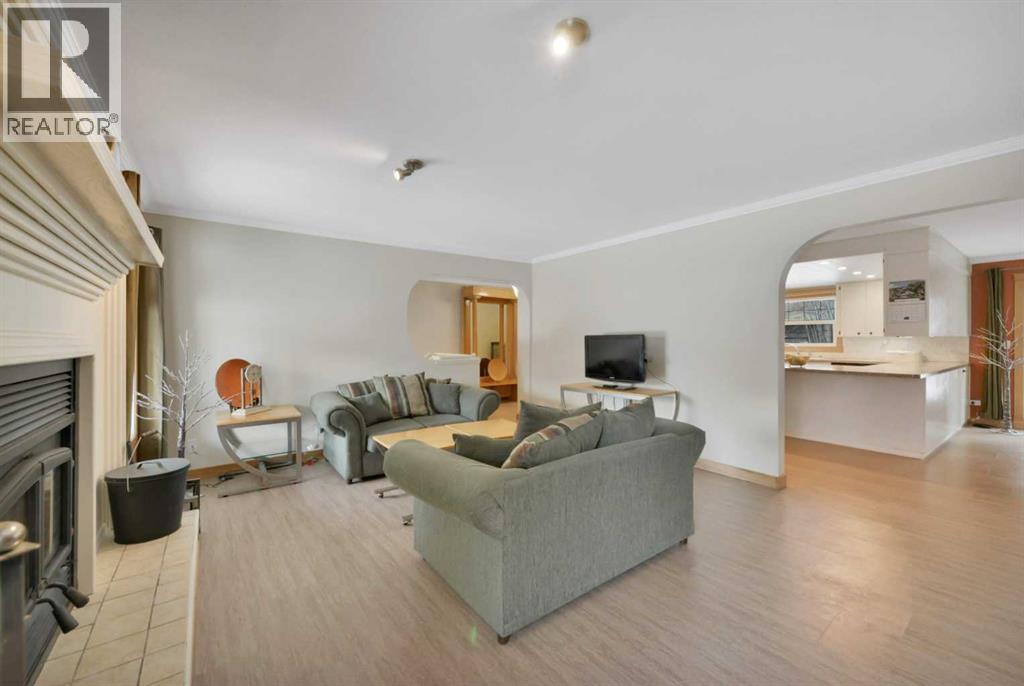 27137 Highway 42, Rural Red Deer County, Alberta  T0M 1R0 - Photo 16 - A2293336