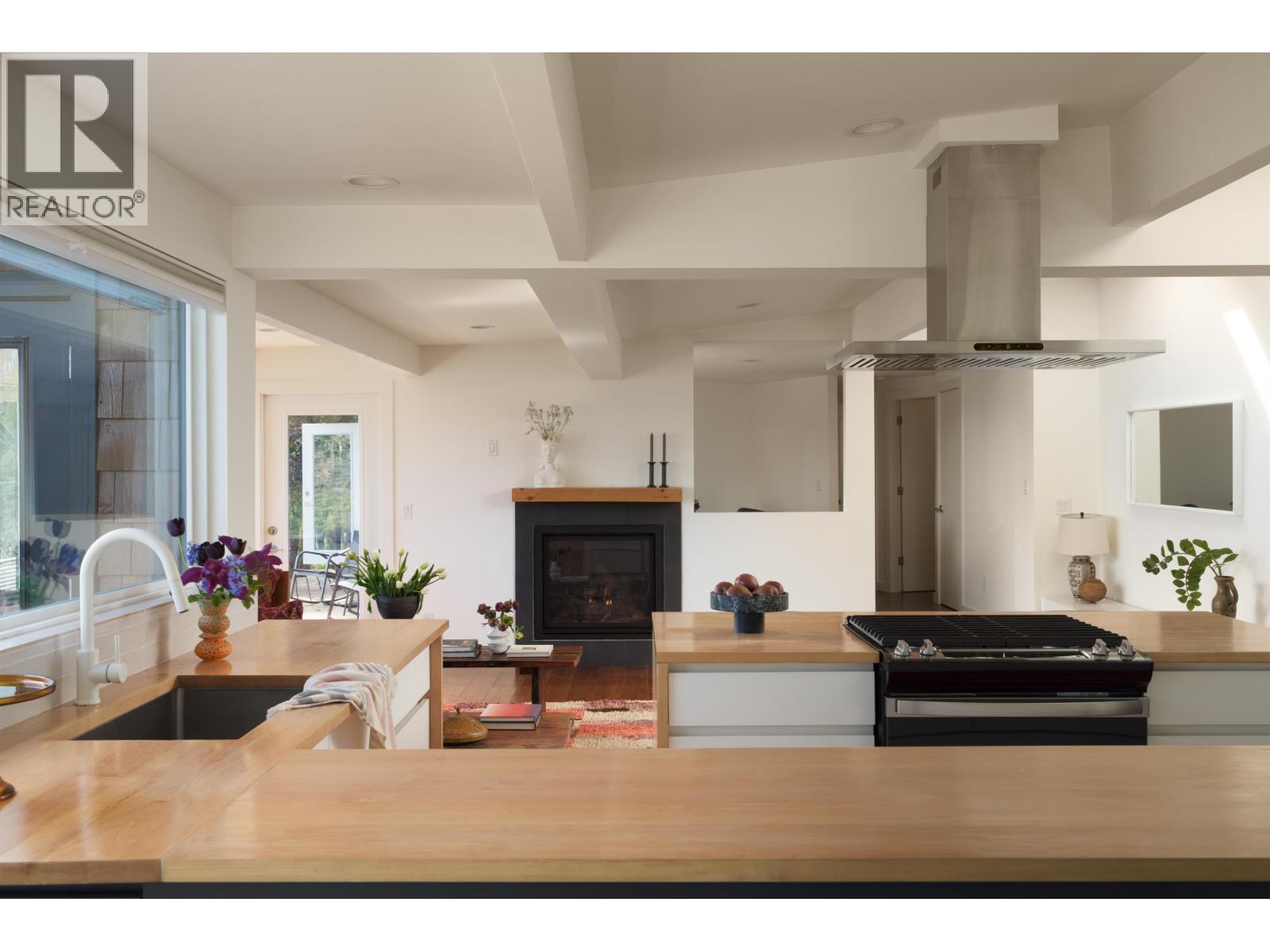 127 Mahan Road, Gibsons, British Columbia  V0N 1V3 - Photo 9 - R3117136